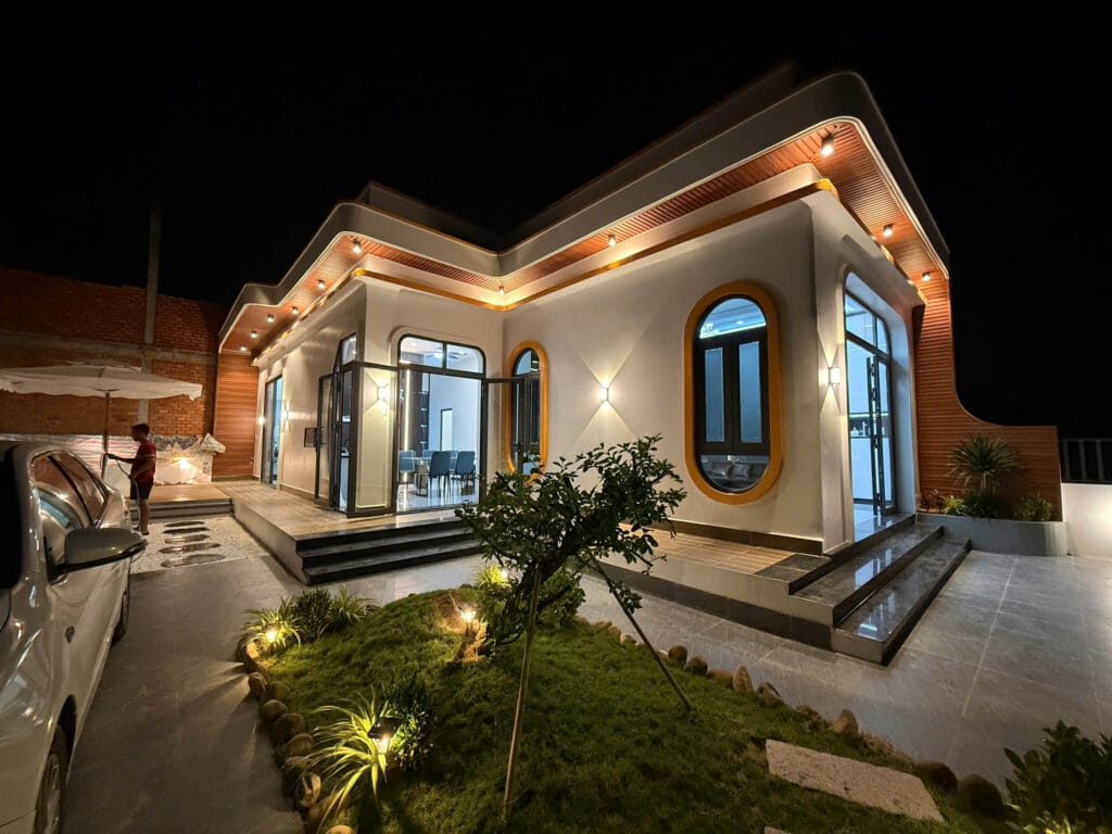 BIỆT THỰ ĐẸP 7×26 GẦN CHỢ BÌNH CHÁNH – 5 PHÒNG NGỦ, 4 WC, SỔ HỒNG RIÊNG