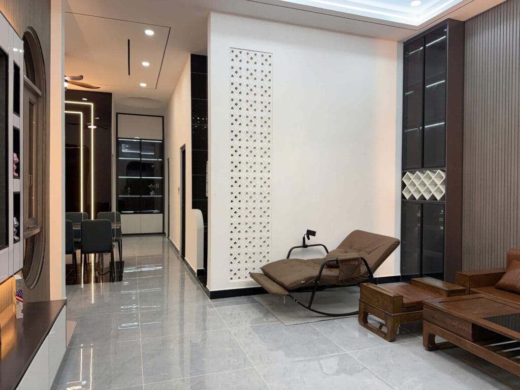BIỆT THỰ ĐẸP 7×26 GẦN CHỢ BÌNH CHÁNH – 5 PHÒNG NGỦ, 4 WC, SỔ HỒNG RIÊNG