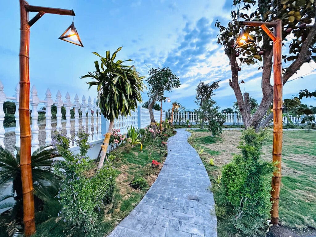 Bán Nhà Bình Chánh 1700m², 300m² Thổ Cư, Hướng Đông Nam – 3 Phòng Ngủ, 3 WC, Phòng Thờ