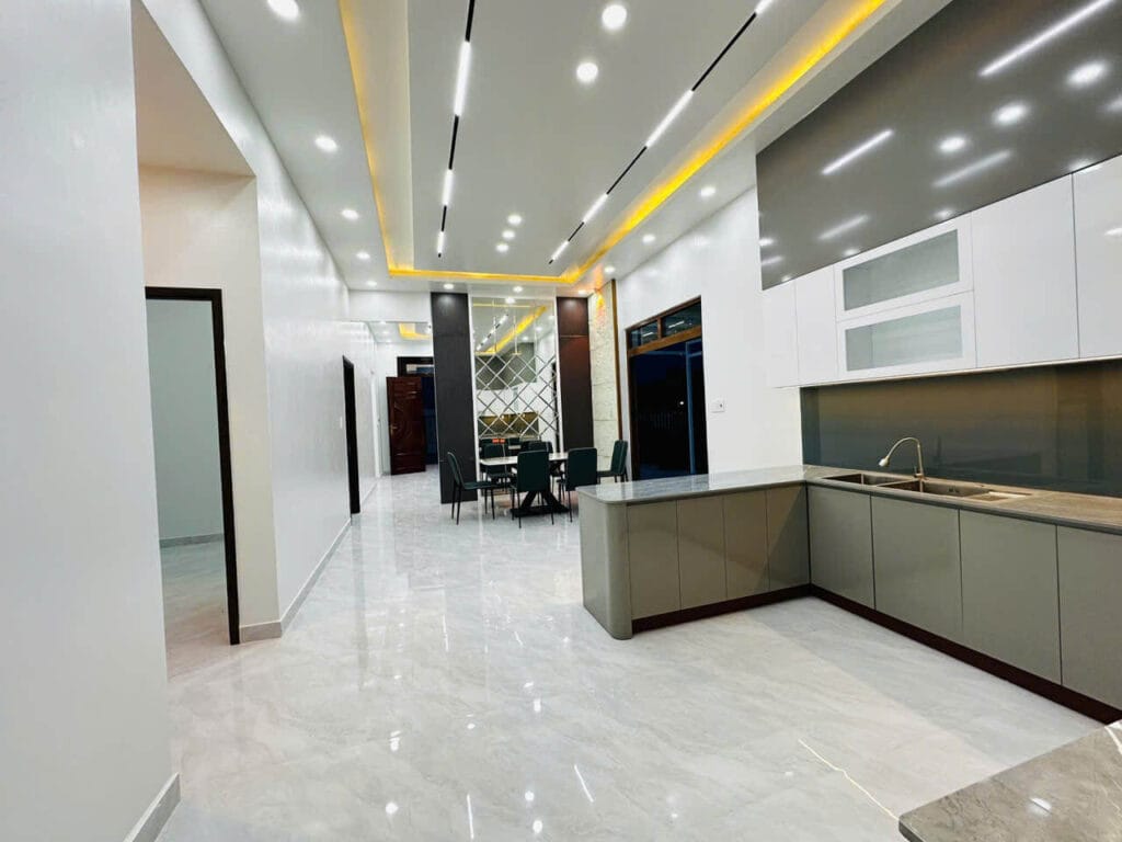 Bán Nhà Bình Chánh 1700m², 300m² Thổ Cư, Hướng Đông Nam – 3 Phòng Ngủ, 3 WC, Phòng Thờ