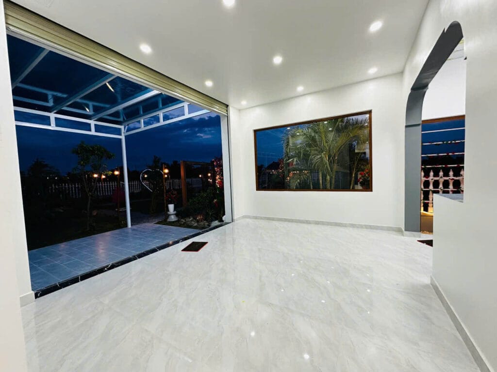 Bán Nhà Bình Chánh 1700m², 300m² Thổ Cư, Hướng Đông Nam – 3 Phòng Ngủ, 3 WC, Phòng Thờ