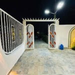 Villa sân vườn hồ cá vườn cây, diện tích 9,6x30m, 3 phòng ngủ, 2 WC, hướng Tây Nam,