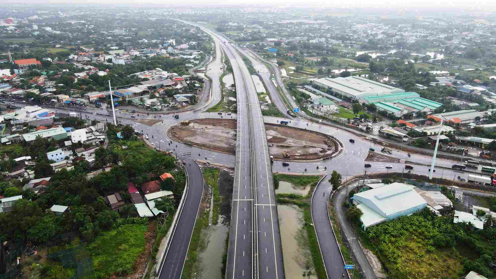 Cao-Toc-Ben-Luc-Long