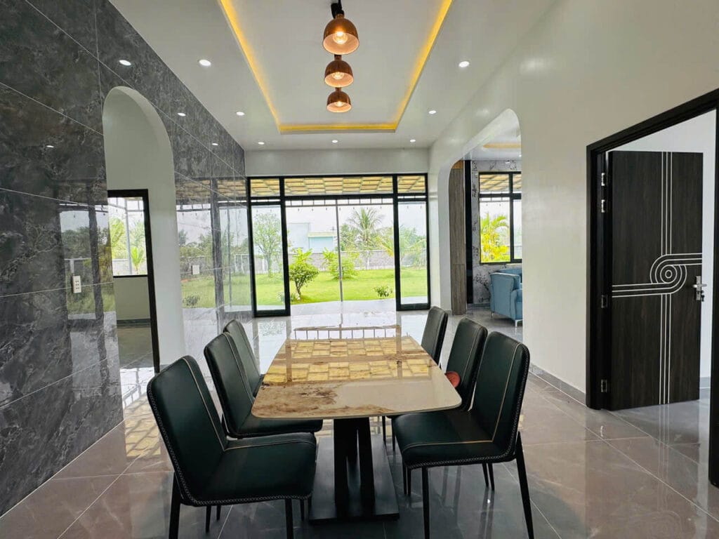 Chỉ Cần 4 Tỷ Sở Hữu Biệt Thự 2.100m² Tại Bình Chánh – Hướng Đông Nam, Sổ Rõ