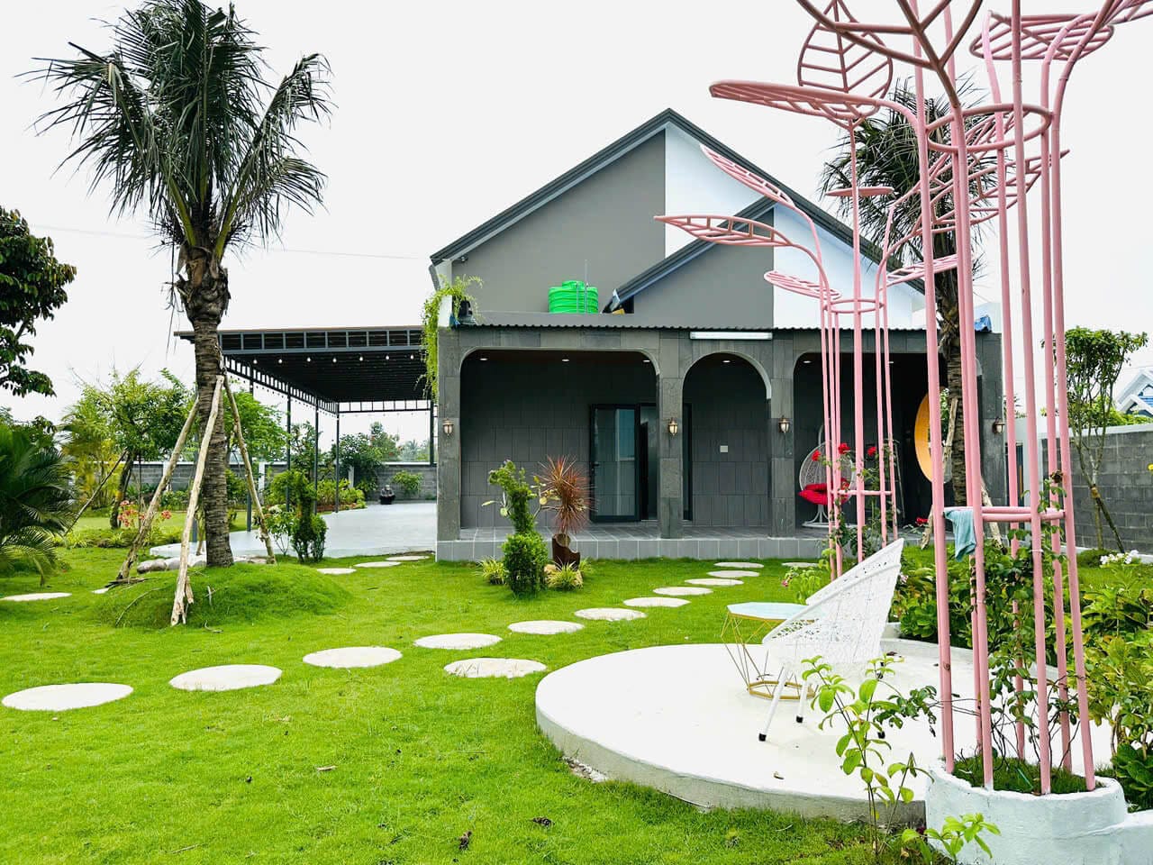 Chỉ Cần 4 Tỷ Sở Hữu Biệt Thự 2.100m² Tại Bình Chánh – Hướng Đông Nam, Sổ Rõ Ràngeeeeee