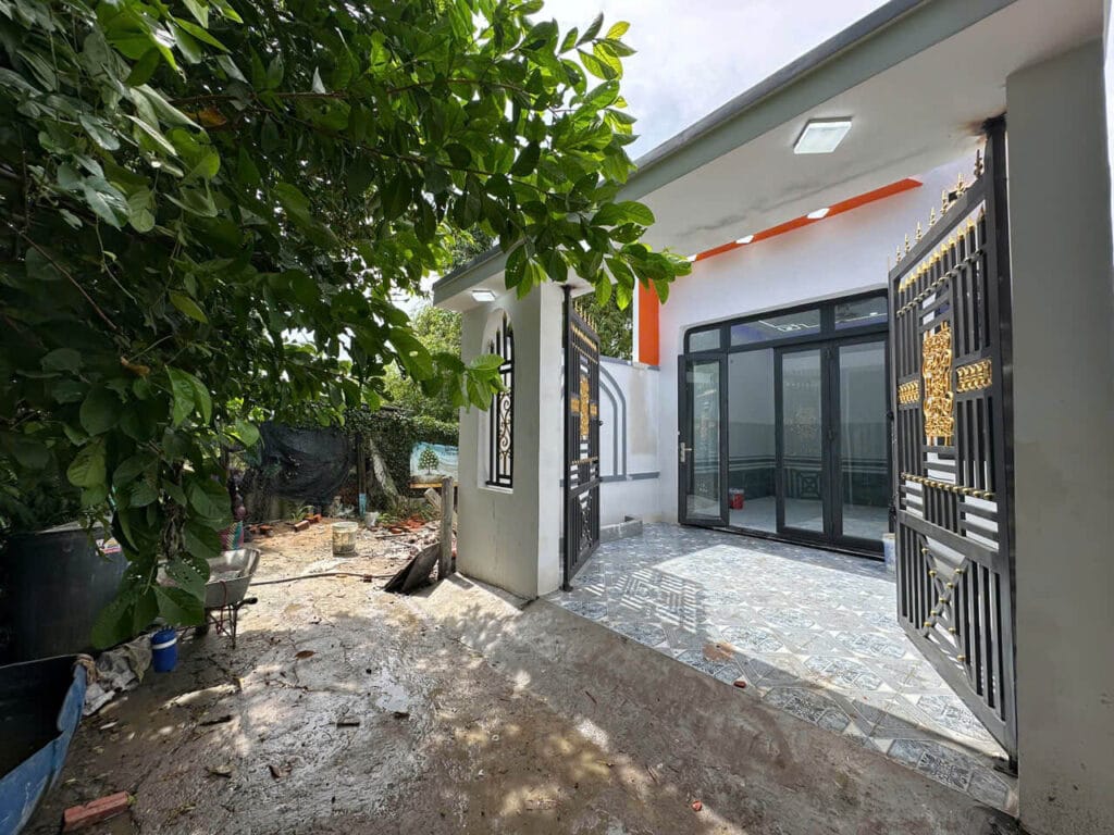 Diện Tích Lớn ,ÍT Tiền Nhất Định Phải Xem Căn Nhà Này Ở Bình Chánhgg