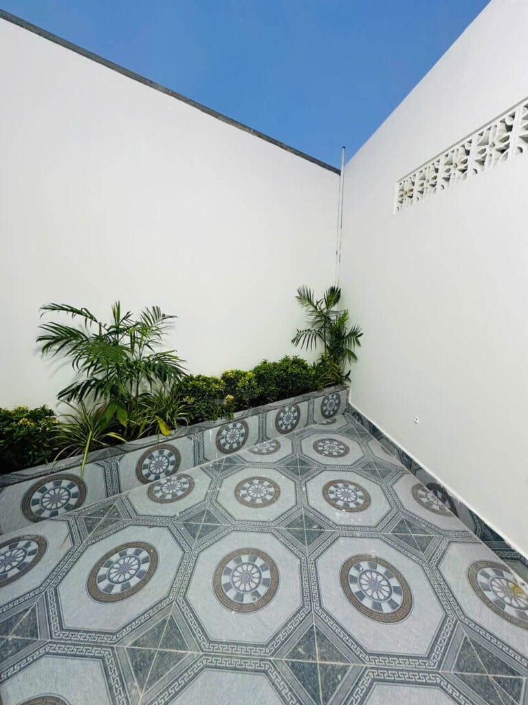 Nhà Bình Chánh Sổ Hồng Giá Tốt – Villa Sân Vườn Hiếm – Diện Tích 205m²