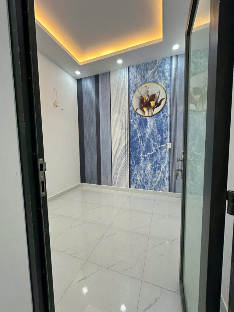 Nhà Bình Chánh Sổ Hồng Giá Tốt – Villa Sân Vườn Hiếm – Diện Tích 205m²